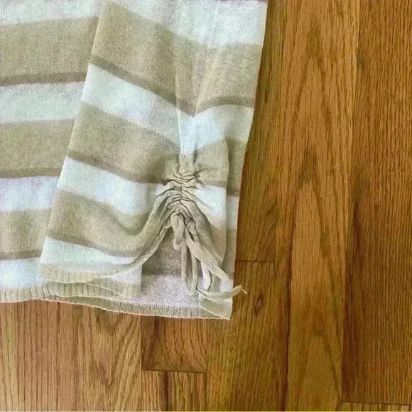 Chicos Lightweight Pullover V neck Sweater Size M Tan White Stripes Hip Ties - Picture 9 of 11